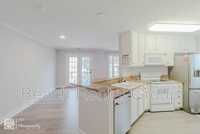 Building Photo - 516 Hillside Dr S