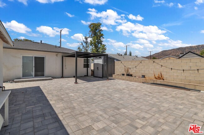 Building Photo - 10930 Eldora Ave