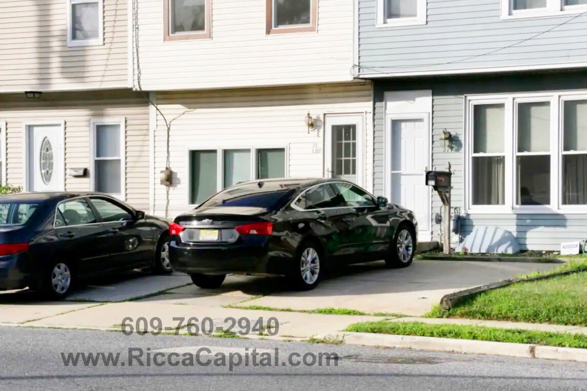 Building Photo - 215 S Atlantic Ave E