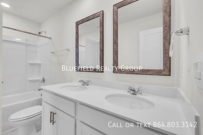 Building Photo - 380 Fenwick Dr