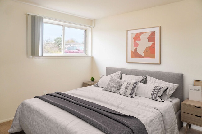 Interior Photo - Evergreen