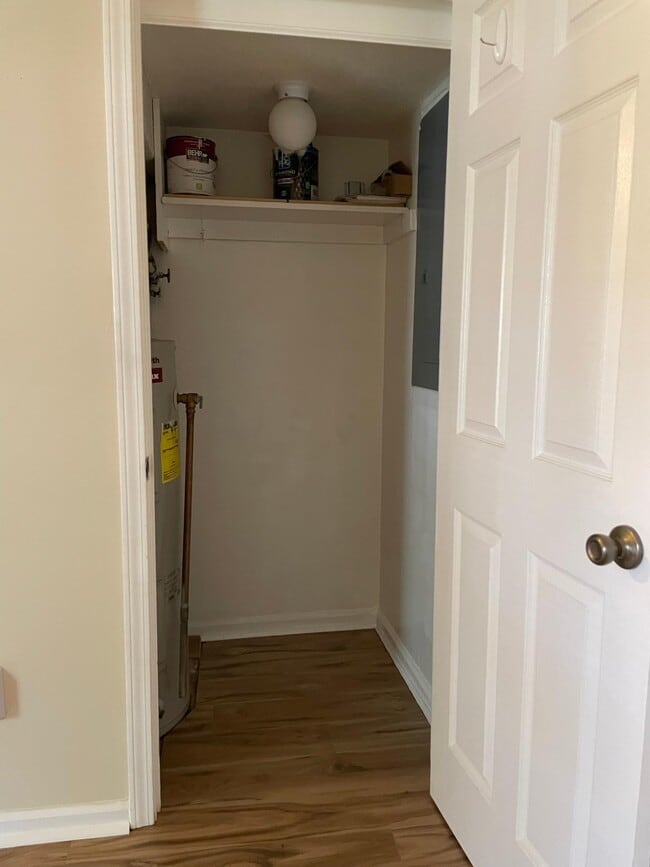 Building Photo - 425 Dorset St