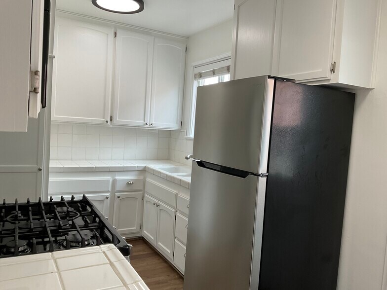 Building Photo - 702 S Pacific Coast Hwy