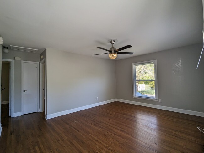 Building Photo - 6612 Woodstream Dr