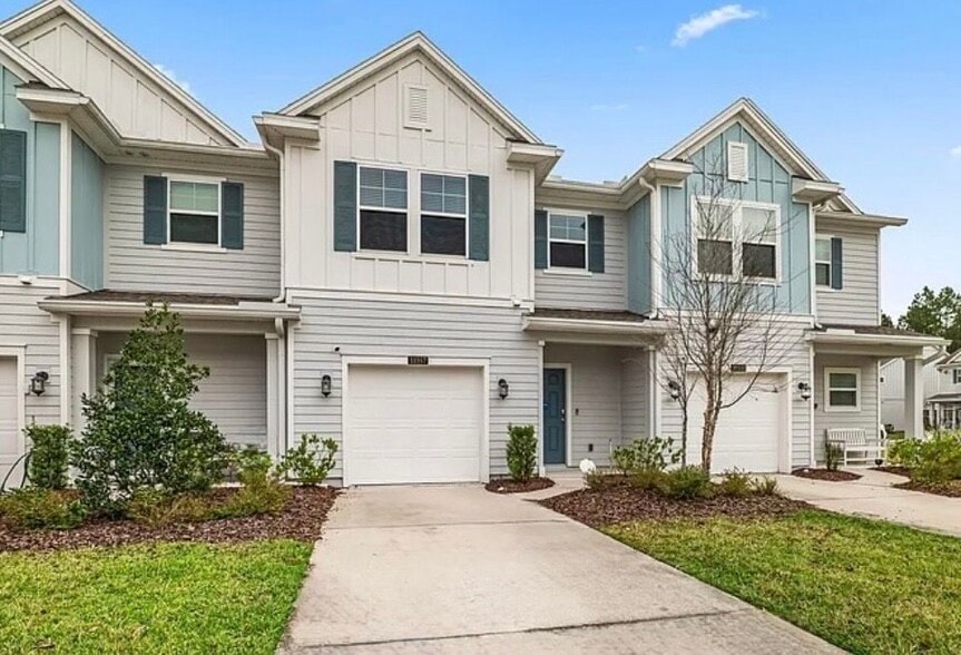 Building Photo - 10357 Benson Lake Dr