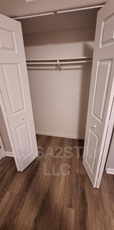 Building Photo - 674 Knox Blvd