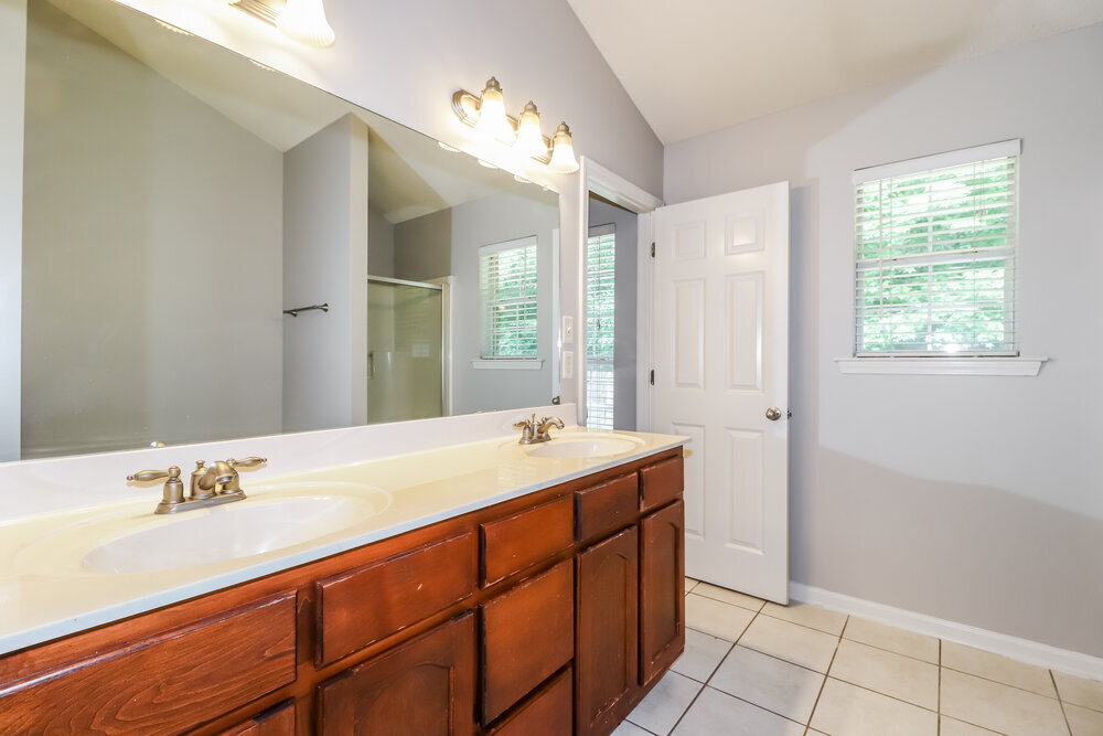 Building Photo - 10362 Cottage Oaks Dr