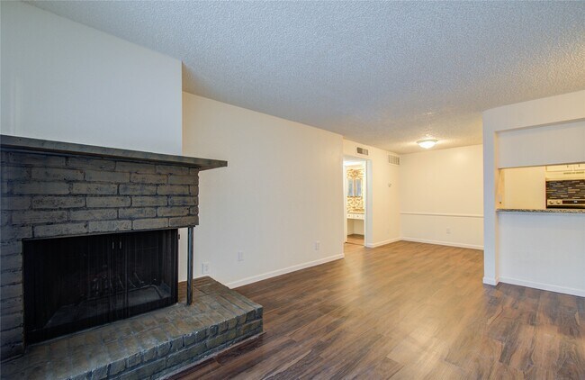 Building Photo - 2800 Jeanetta St