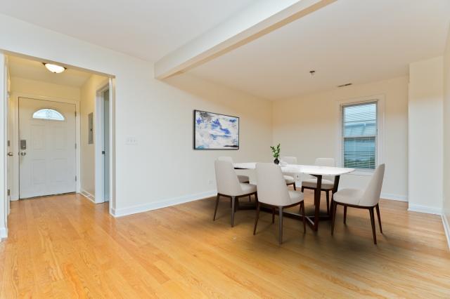 Building Photo - 3 bedroom in Evanston IL 60201