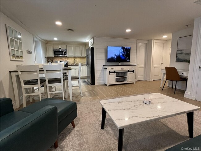 Building Photo - 120 Mitchell Ave