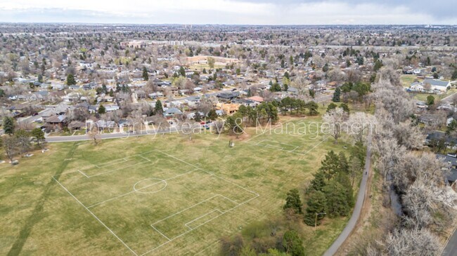 Building Photo - 3200 S Grape St