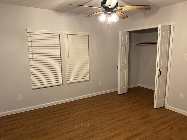 Building Photo - 421 Mockingbird Ln