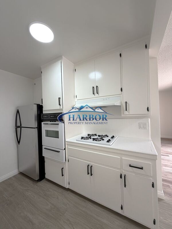 Building Photo - 213 W Manchester Blvd