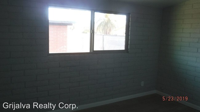 Building Photo - 963 E Graybill Dr