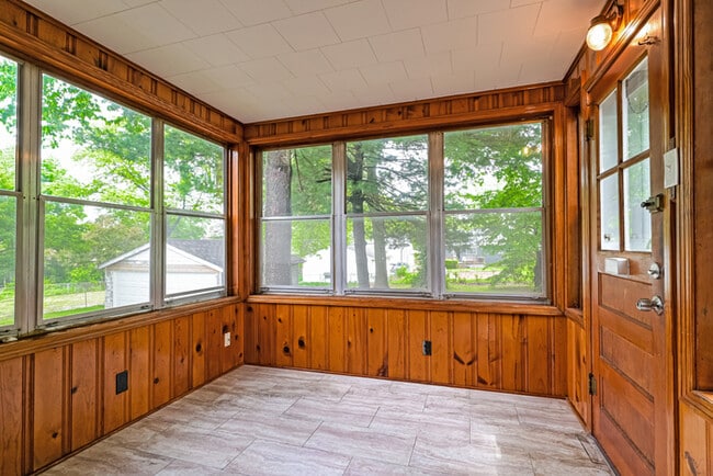 Building Photo - Fantastic 2bd/1ba home! Let yourself in!