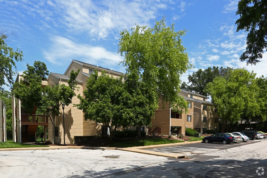 Highgrove at Big Bend Manchester, MO Apartment Finder