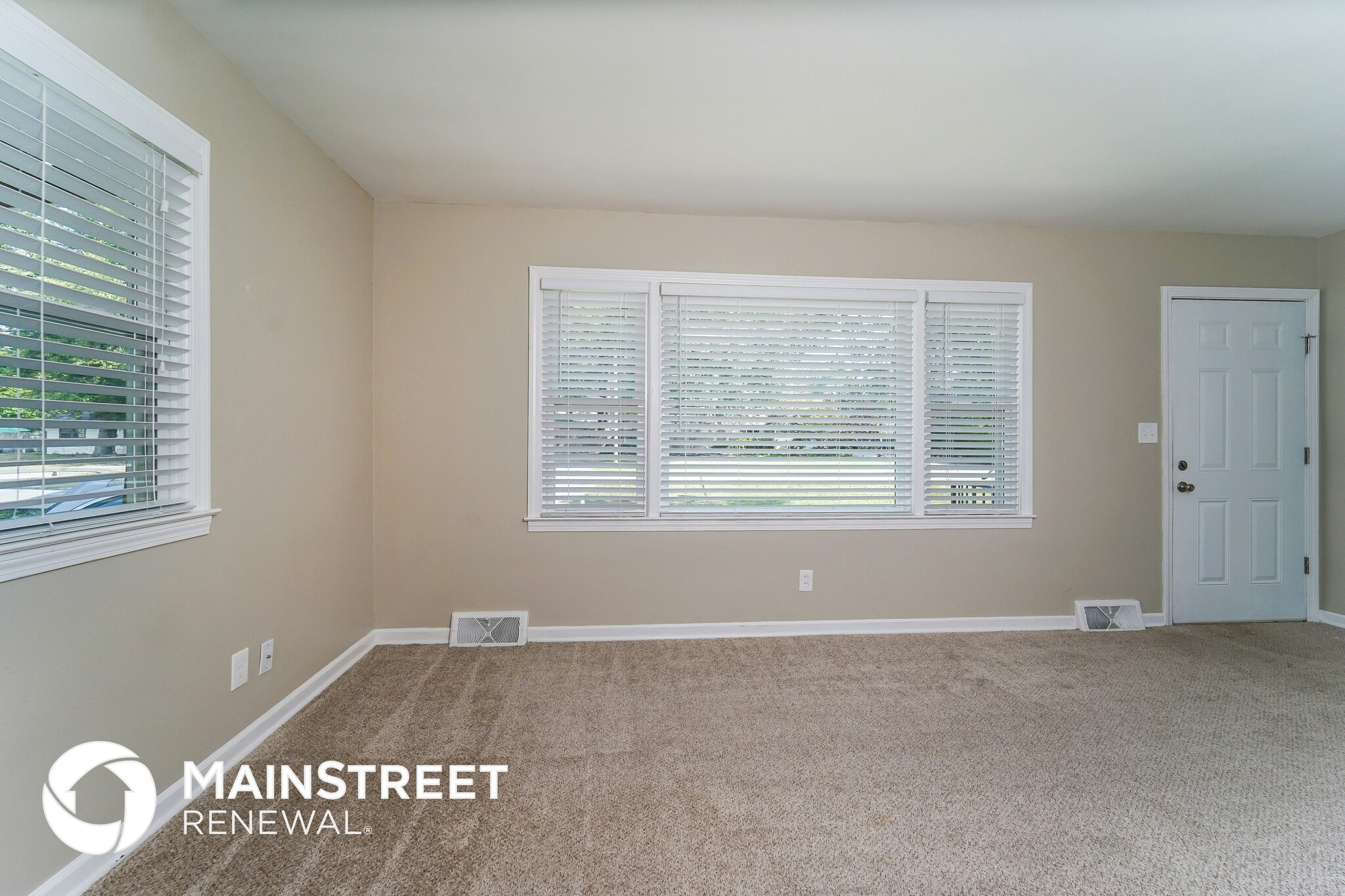 Building Photo - 9400 Aristides Dr