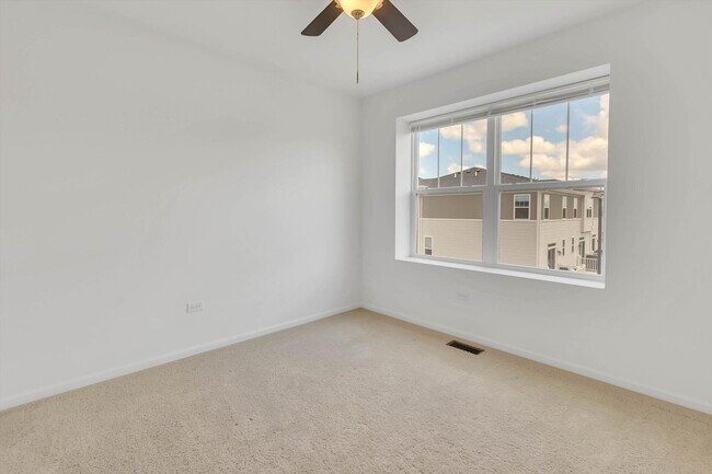 Building Photo - 1078 Bogart St