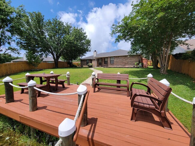 Building Photo - 2256 Orion Lake Dr