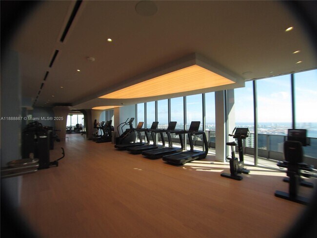 Building Photo - 1000 Brickell Plaza