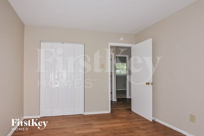 Building Photo - 7 Winded Way Ct