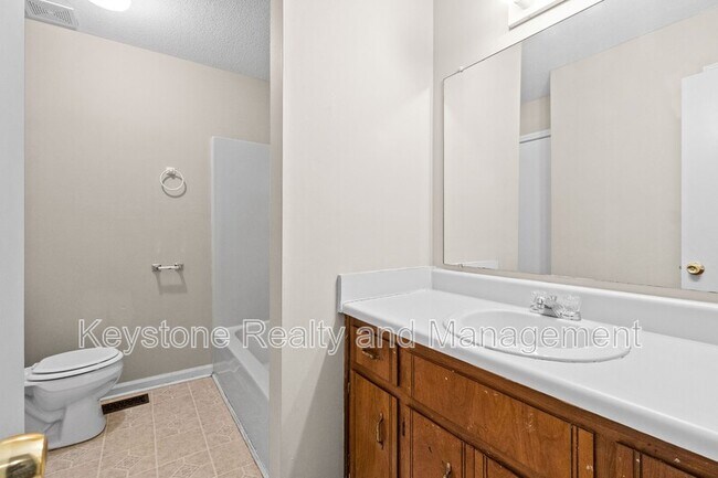 Building Photo - 1630 Baltimore Dr