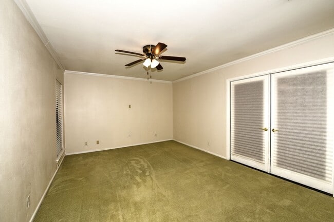 Building Photo - Lovely garden home in great location