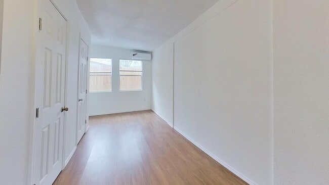 Building Photo - 3105 Selfridge Dr