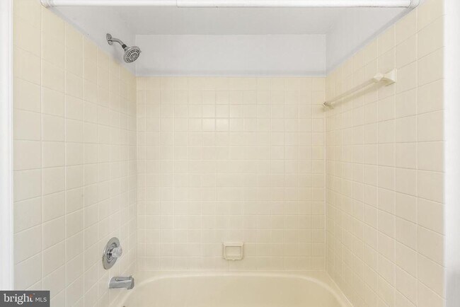 Building Photo - 403 Mountainview Dr