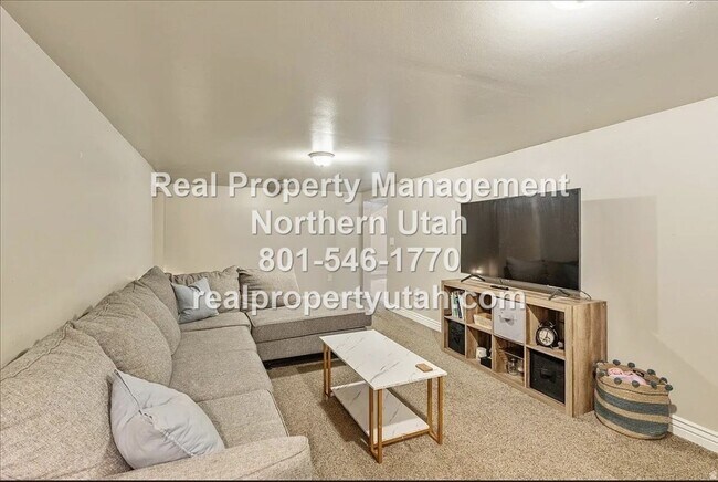 Building Photo - 6075 S 2125 W