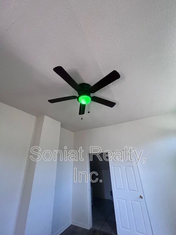 Building Photo - 2119 N Villere St