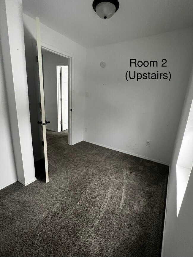 Building Photo - 313 Victoria Ave