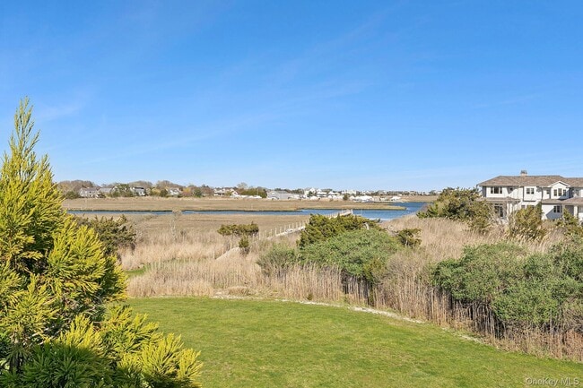 Building Photo - 3 Old Meadow Bend