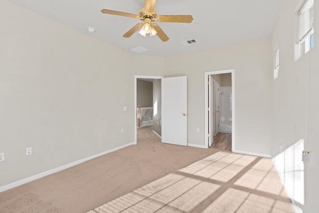 Building Photo - 7502 Lazy Creek Dr