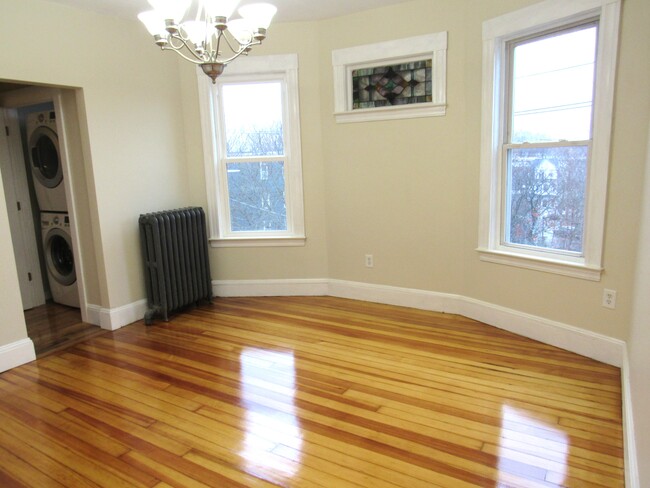 living room - 3 Pleasant St