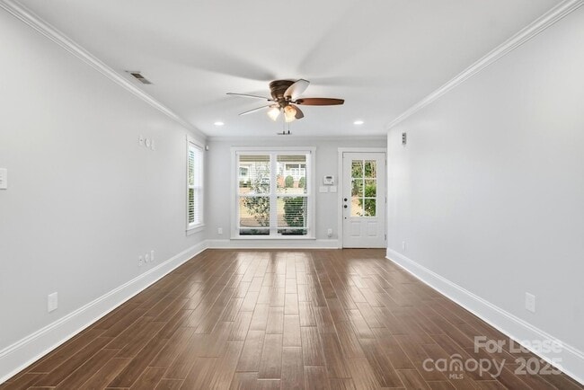 Building Photo - 2830 Hilliard Dr