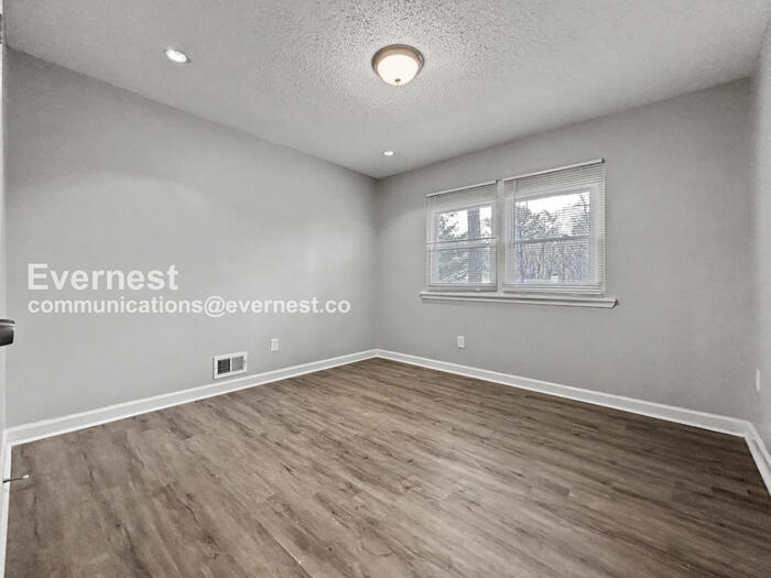 Building Photo - 4126 Macduff Dr