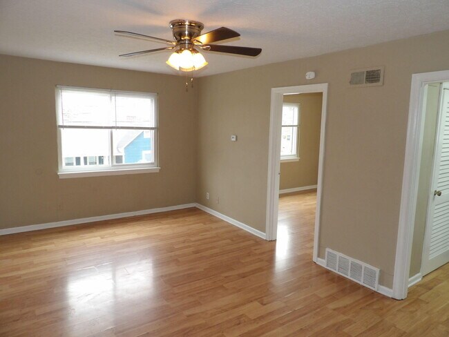 Building Photo - 720 Woodland Ave