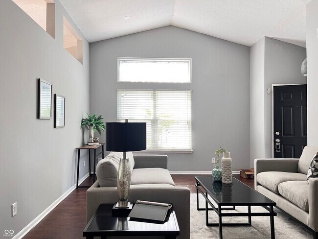 Building Photo - 10779 Park Vista Ct