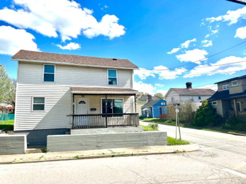 Building Photo - 413 6th Ave