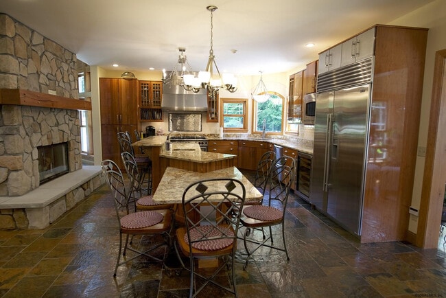 Building Photo - 32 Flat Rock Rd