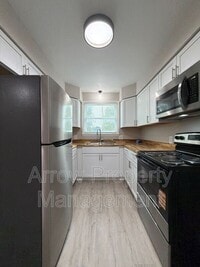 Building Photo - 704 N 26th St