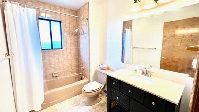 Building Photo - Lake Wildwood 3 Bedroom!