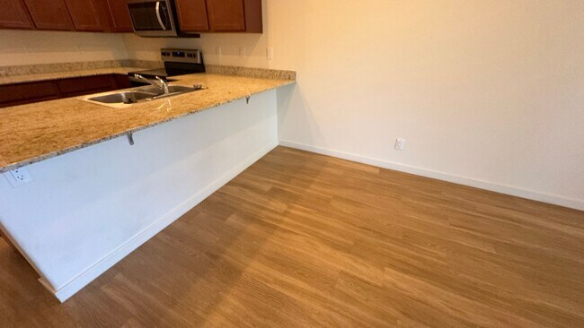 Building Photo - 2350 S Olivewood