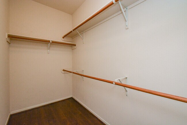 Building Photo - 15506 Hickory Dale St