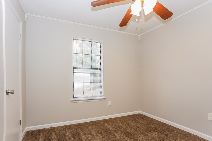 Building Photo - 3511 Windermere Dr