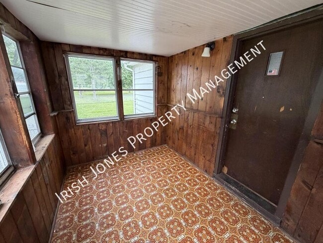 Building Photo - 3 Idlebrook Dr