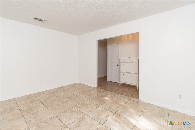 Building Photo - 1201 Hughes Ave