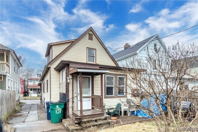 Building Photo - 107 Hawley St