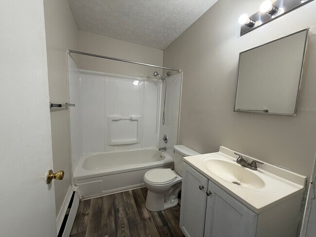 Building Photo - 421 Poplar Level Ct